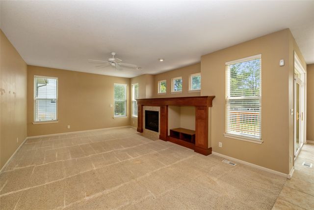 1690 SE Bell Drive, Waukee, IA 50263
