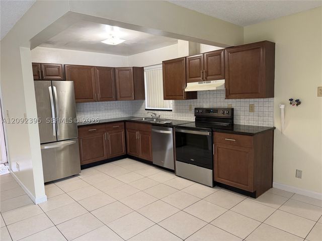 7800 NW 44th Ct 1-3, Coral Springs, FL 33065