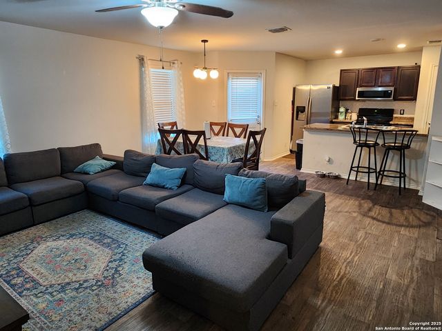 6420 Legato Curve, San Antonio, TX 78252