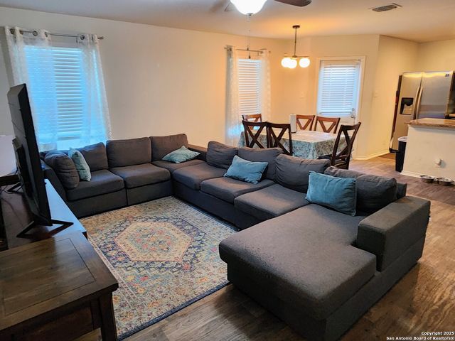 6420 Legato Curve, San Antonio, TX 78252