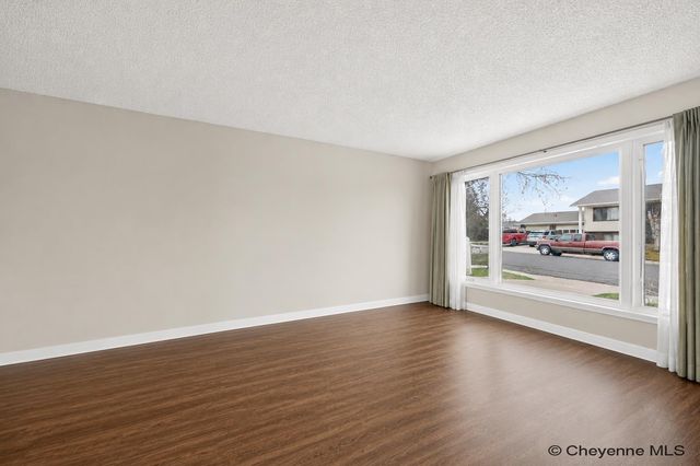 5210 WINDMILL RD, Cheyenne, WY 82009