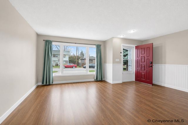 5210 WINDMILL RD, Cheyenne, WY 82009
