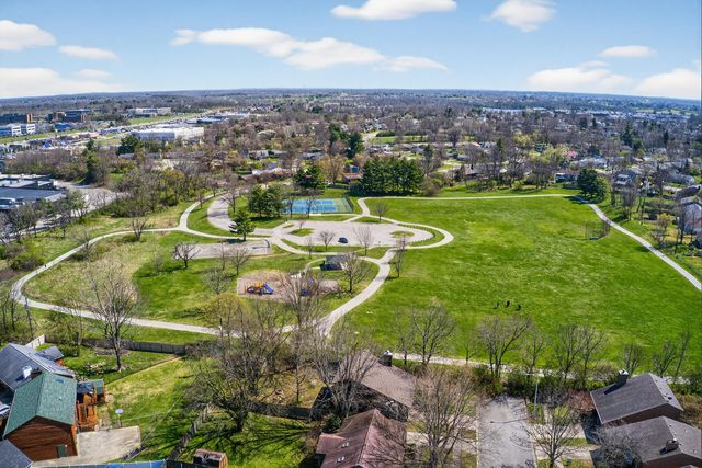 424 Woodcrest Place, Lexington, KY 40517