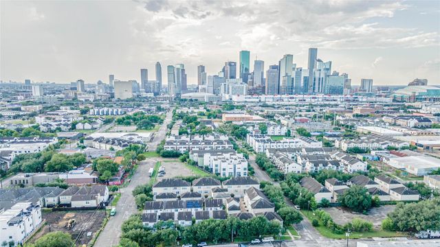 3009 Bell Street B, Houston, TX 77003
