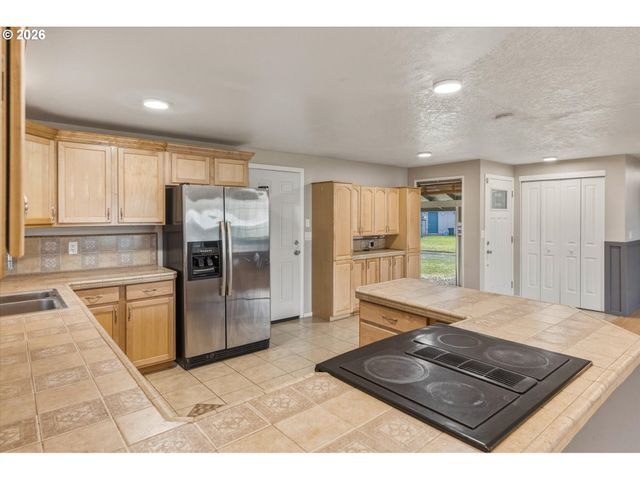 3273 TORI Ln, Longview, WA 98632