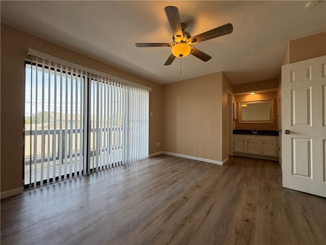 4226 Walnut Hills 4, Corpus Christi, TX 78413