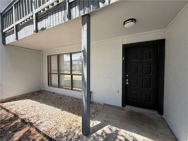 4226 Walnut Hills 4, Corpus Christi, TX 78413