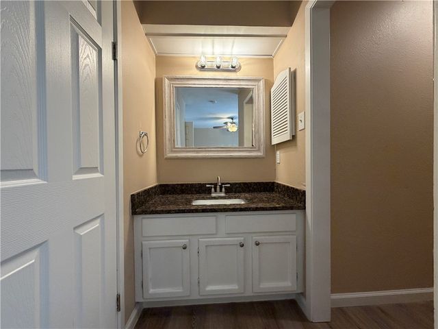 4226 Walnut Hills 4, Corpus Christi, TX 78413