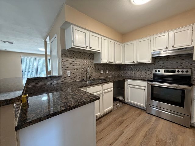 4226 Walnut Hills 4, Corpus Christi, TX 78413