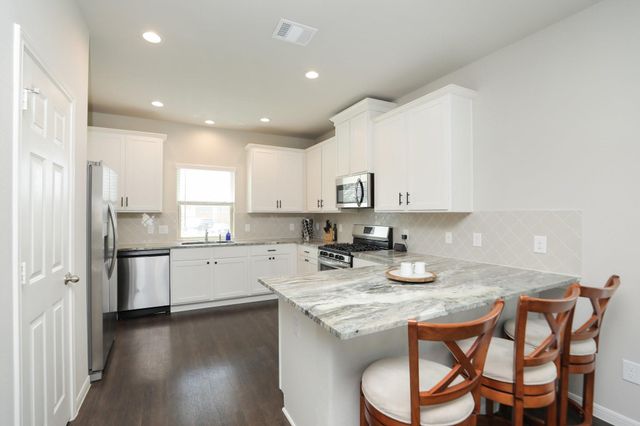 2401 Sequoia Grove Drive, Rosharon, TX 77583