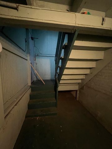 8242 S Houston Avenue, Chicago, IL 60617