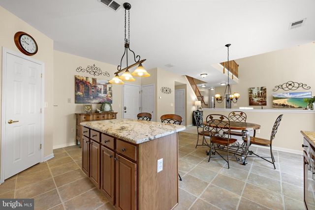 125 KENSINGTON DR, Galloway, NJ 08205