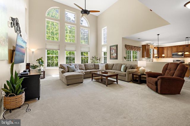 125 KENSINGTON DR, Galloway, NJ 08205