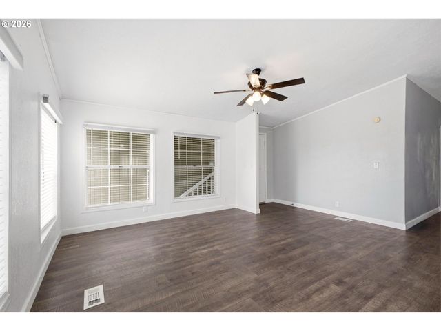851 Sw SUNSET Way 28, Troutdale, OR 97060