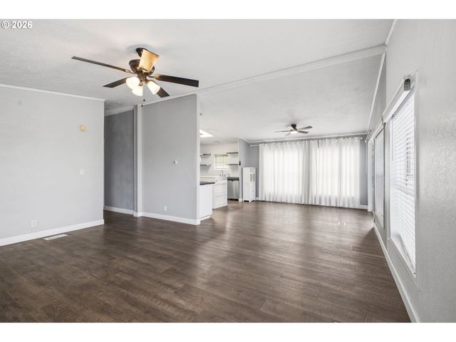 851 Sw SUNSET Way 28, Troutdale, OR 97060
