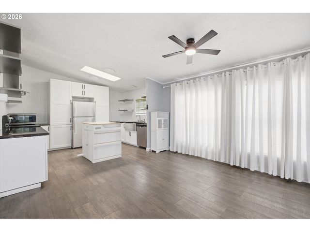 851 Sw SUNSET Way 28, Troutdale, OR 97060
