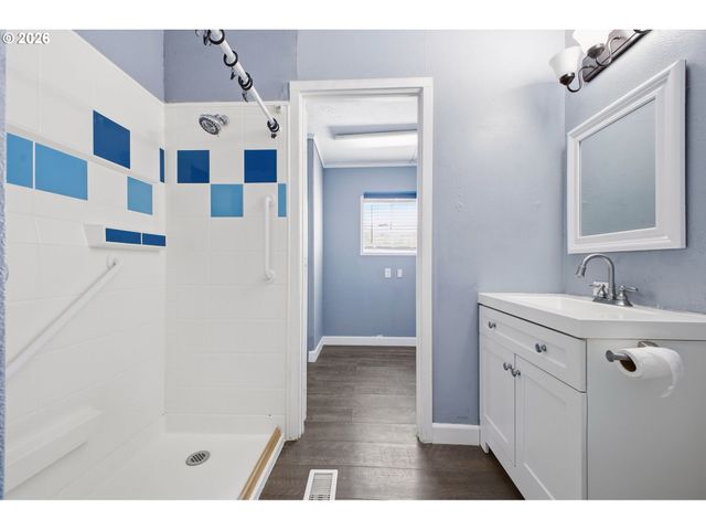 851 Sw SUNSET Way 28, Troutdale, OR 97060