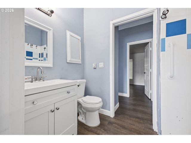851 Sw SUNSET Way 28, Troutdale, OR 97060