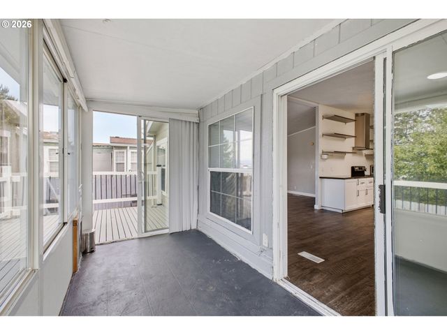 851 Sw SUNSET Way 28, Troutdale, OR 97060