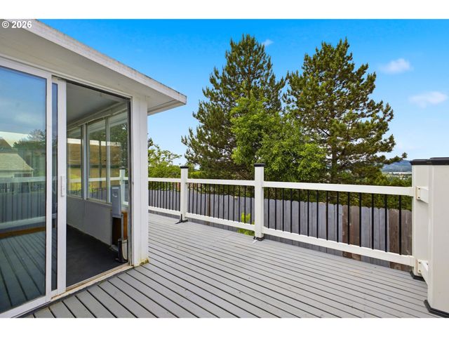 851 Sw SUNSET Way 28, Troutdale, OR 97060