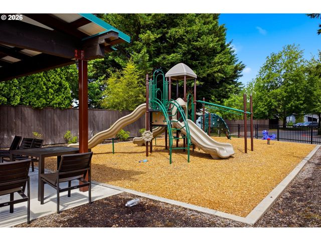 851 Sw SUNSET Way 28, Troutdale, OR 97060