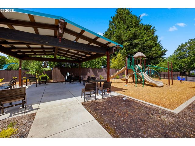 851 Sw SUNSET Way 28, Troutdale, OR 97060