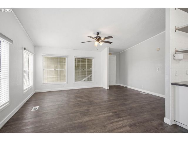 851 Sw SUNSET Way 28, Troutdale, OR 97060