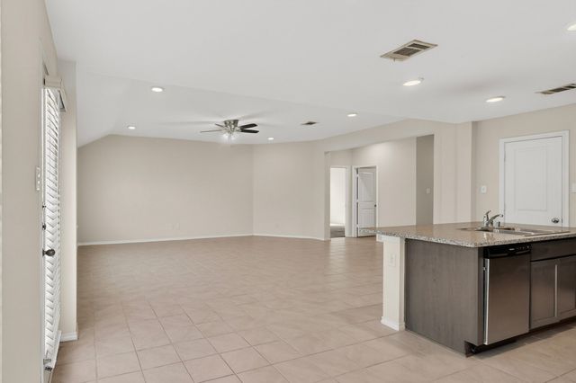 1901 Princeton Avenue, Farmersville, TX 75442