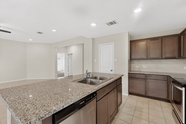 1901 Princeton Avenue, Farmersville, TX 75442