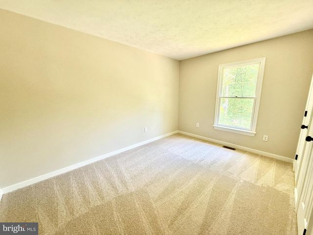 313 CANNON DR, Ruther Glen, VA 22546