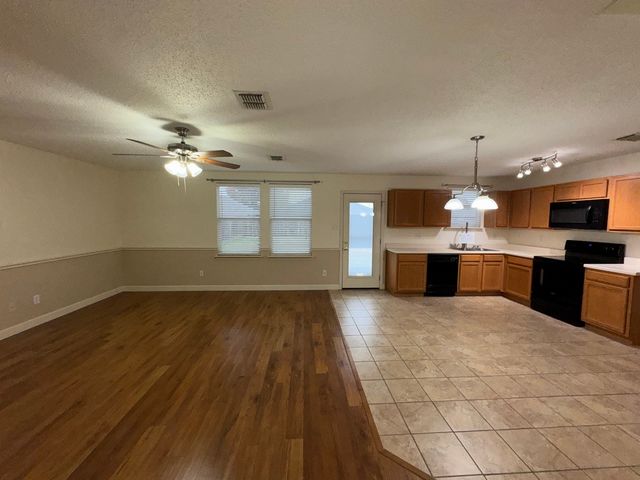 2024 Brazos Court, Grand Prairie, TX 75052