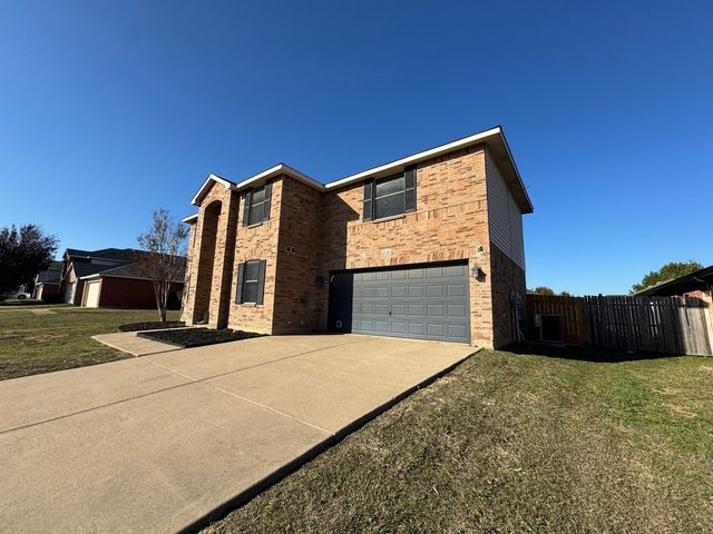 2024 Brazos Court, Grand Prairie, TX 75052