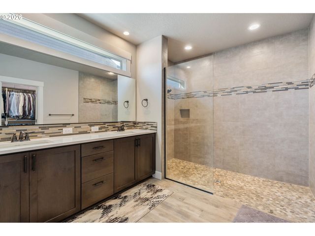 11624 Nw 2ND Ct, Vancouver, WA 98685