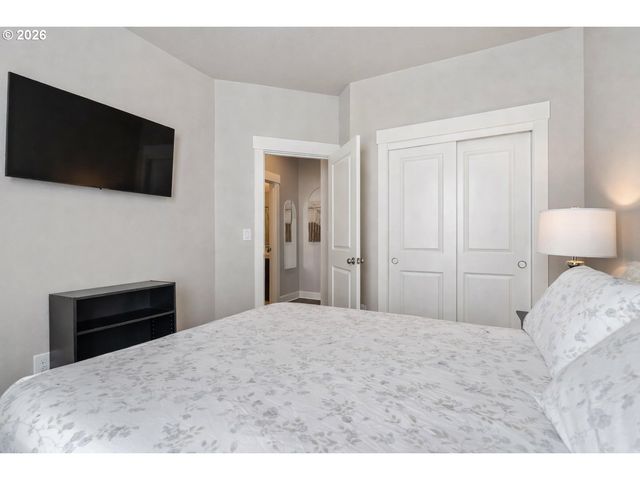 11624 Nw 2ND Ct, Vancouver, WA 98685