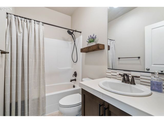 11624 Nw 2ND Ct, Vancouver, WA 98685