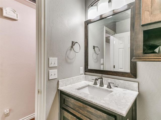 3901 Annalane Drive, Norman, OK 73072