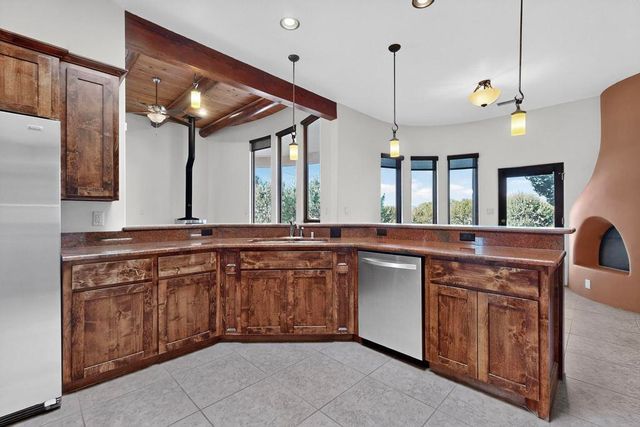 102 Rocking R L Road, Mountainair, NM 87036