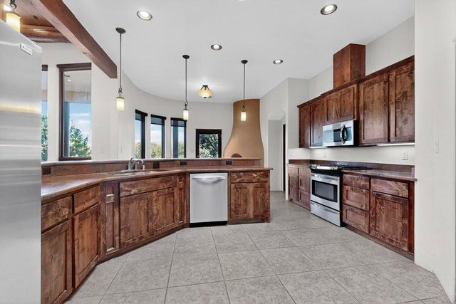 102 Rocking R L Road, Mountainair, NM 87036