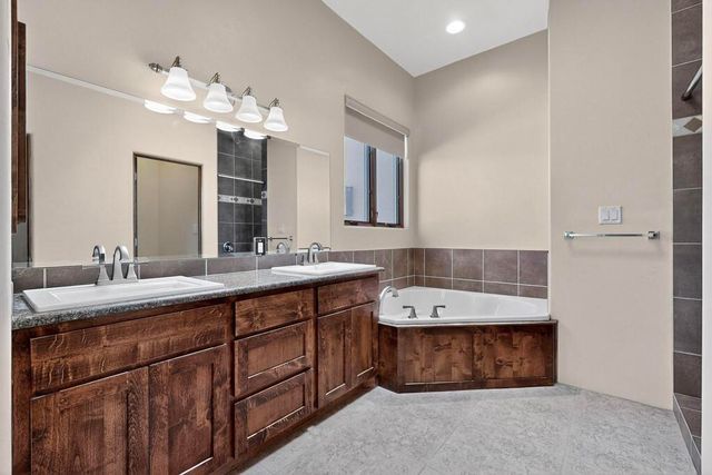 102 Rocking R L Road, Mountainair, NM 87036