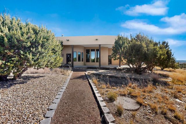 102 Rocking R L Road, Mountainair, NM 87036