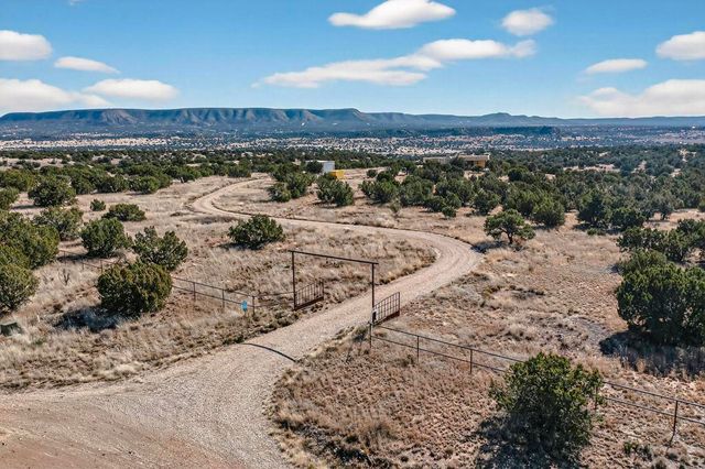 102 Rocking R L Road, Mountainair, NM 87036