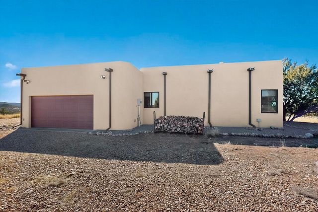 102 Rocking R L Road, Mountainair, NM 87036