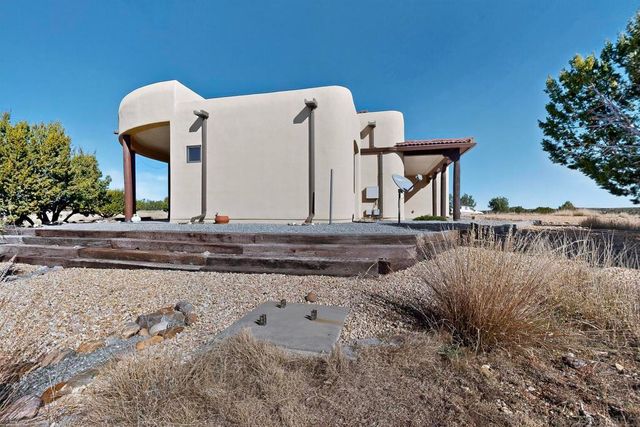 102 Rocking R L Road, Mountainair, NM 87036