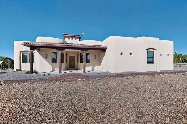 102 Rocking R L Road, Mountainair, NM 87036