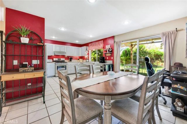 2825 W Newgrove Street, Lancaster, CA 93536