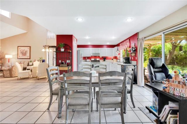 2825 W Newgrove Street, Lancaster, CA 93536