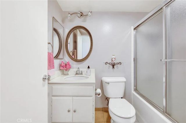 2825 W Newgrove Street, Lancaster, CA 93536