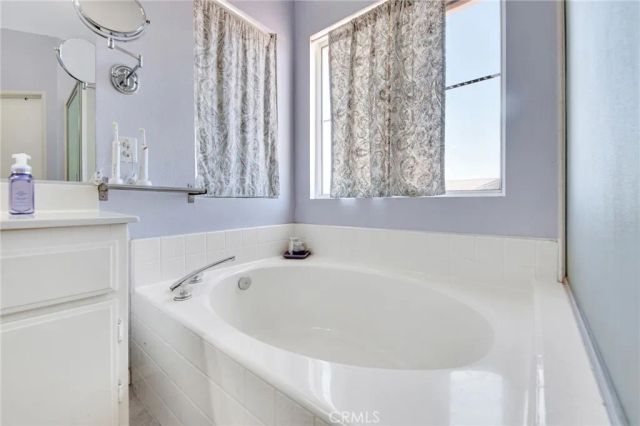 2825 W Newgrove Street, Lancaster, CA 93536