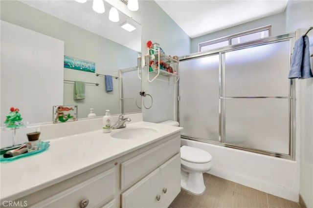 2825 W Newgrove Street, Lancaster, CA 93536