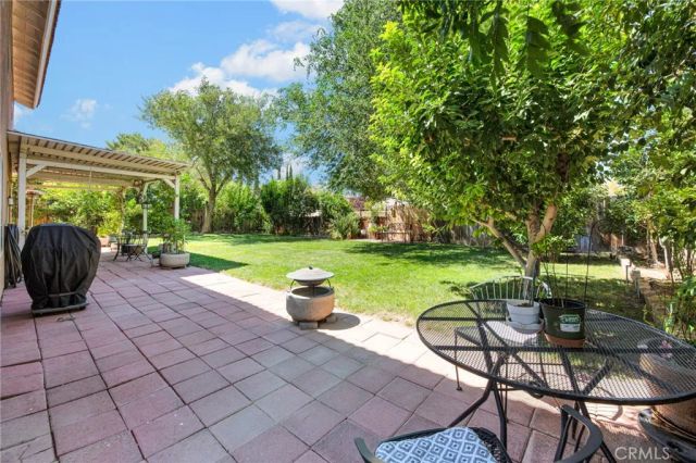 2825 W Newgrove Street, Lancaster, CA 93536